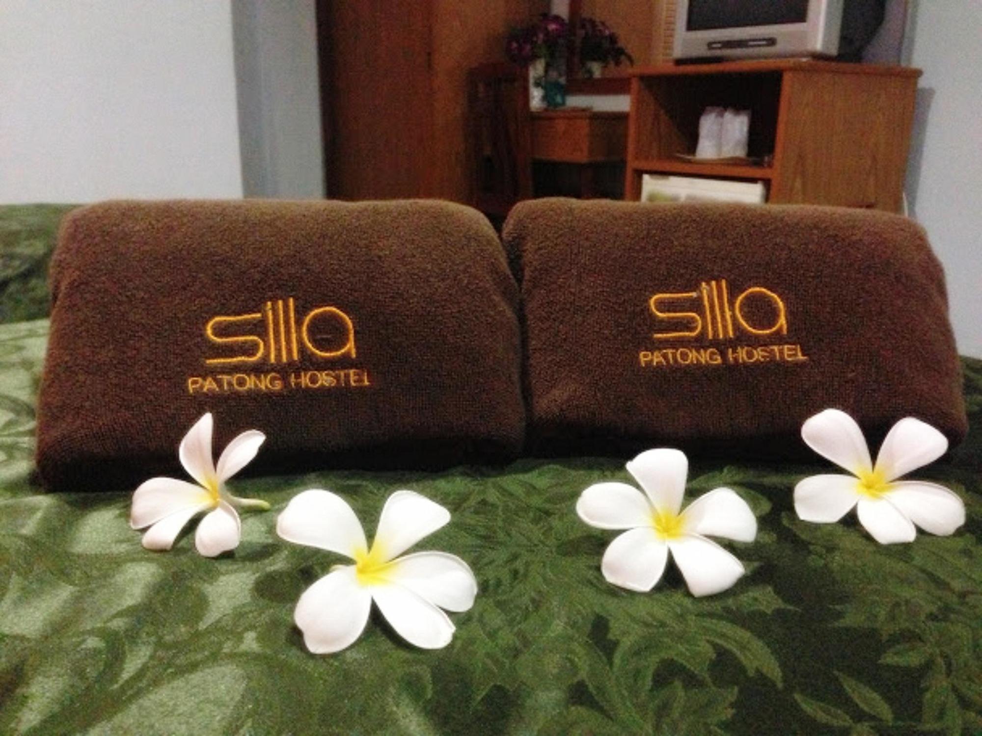 Silla Patong Hostel Eksteriør billede