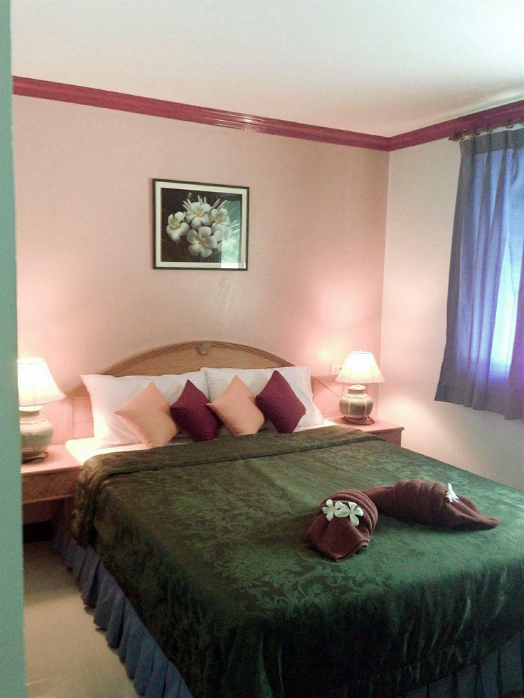 Silla Patong Hostel Eksteriør billede