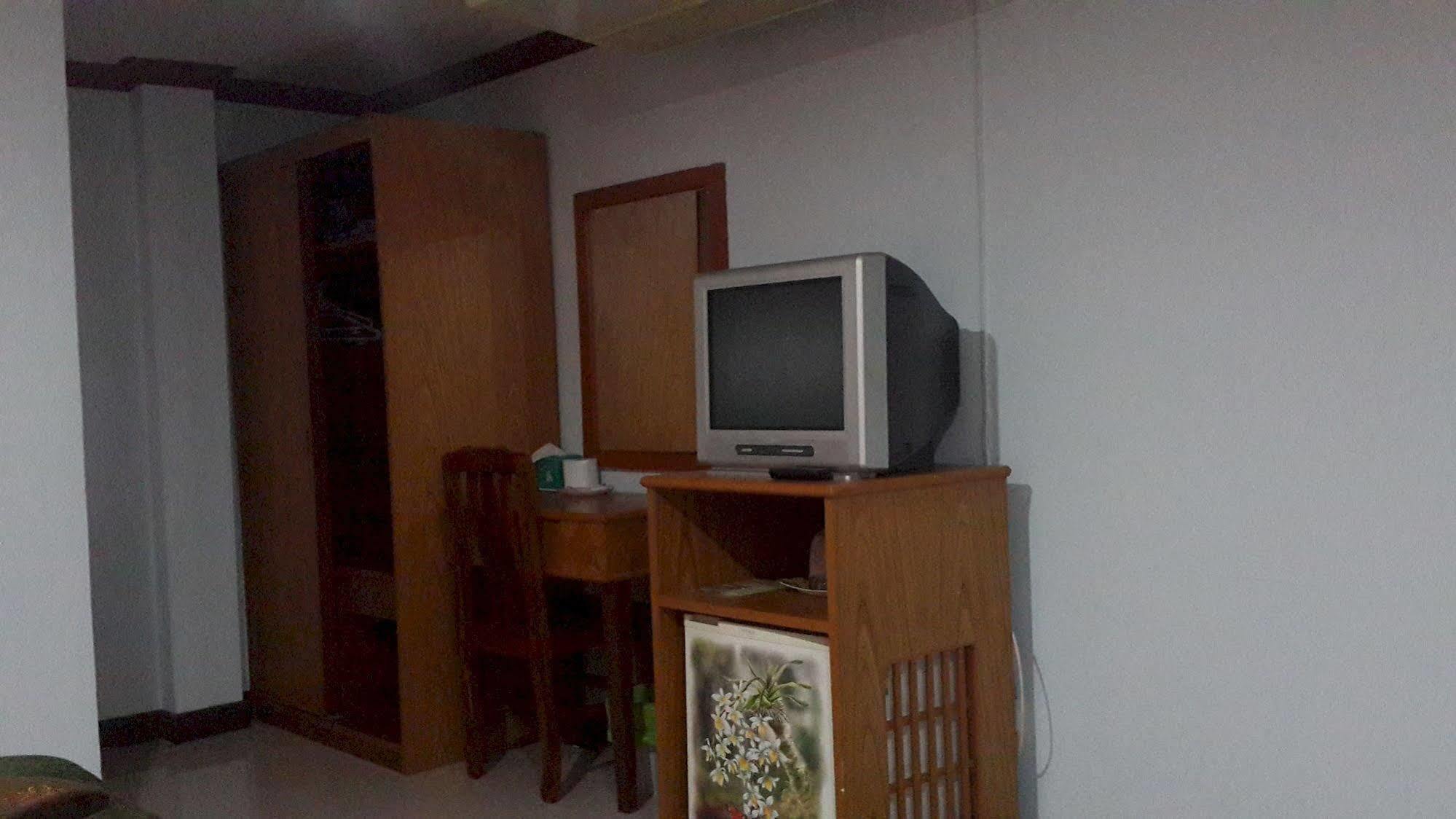 Silla Patong Hostel Eksteriør billede